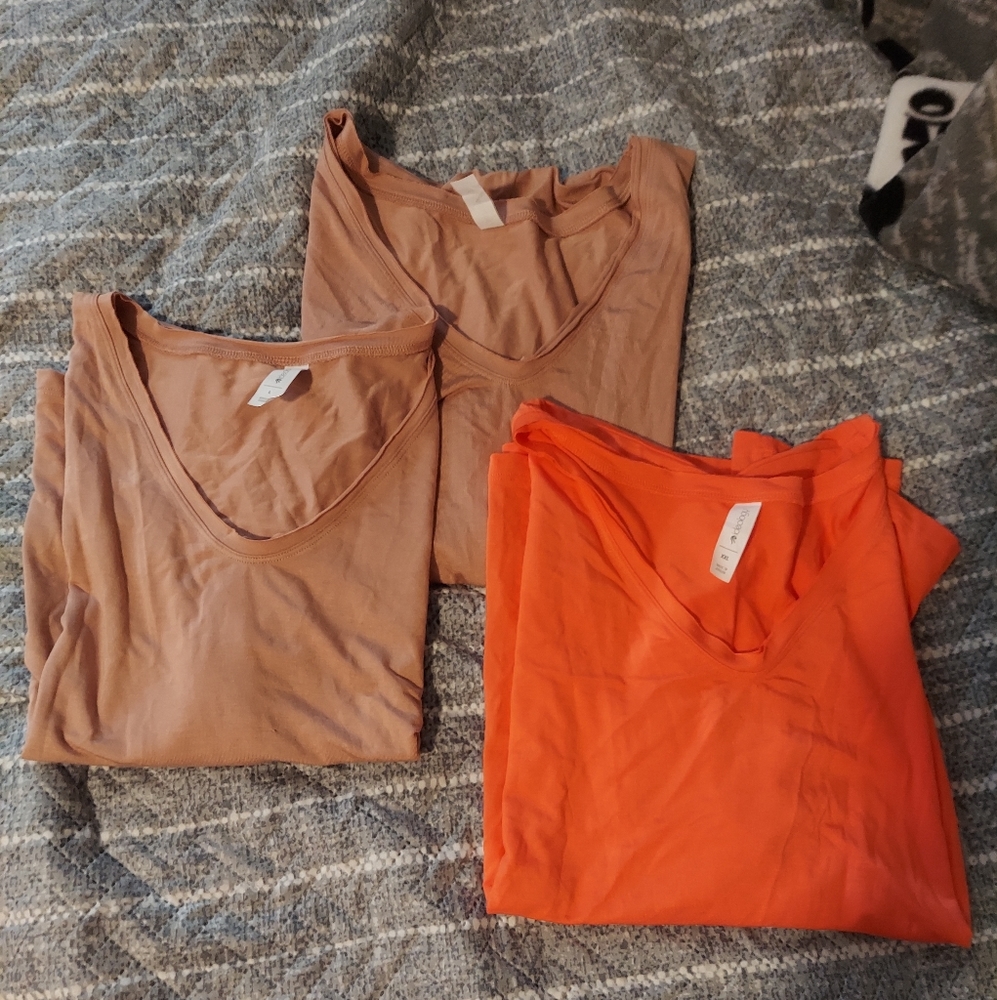 Plus size crop t-shirts